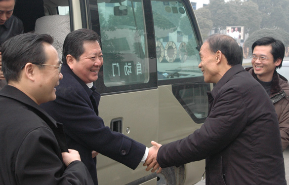 中國(guó)浦東干部學(xué)院副院長(zhǎng)王金定一行來(lái)江蘇上上電纜集團(tuán)參觀考察