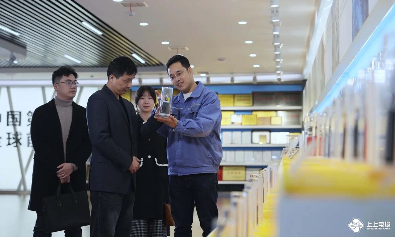 1765153622260169ABa2.jpg 1765153622260169ABa2.jpg